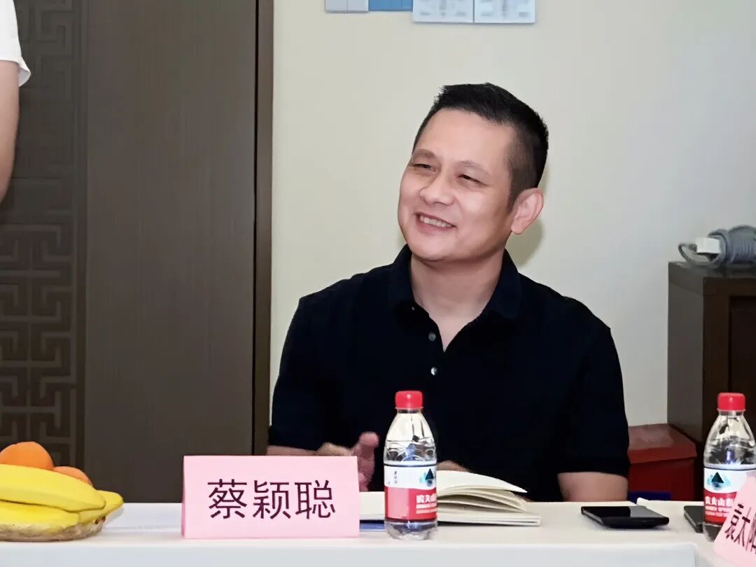 协会大会会长致辞发言稿__协会会长在大会上的讲话